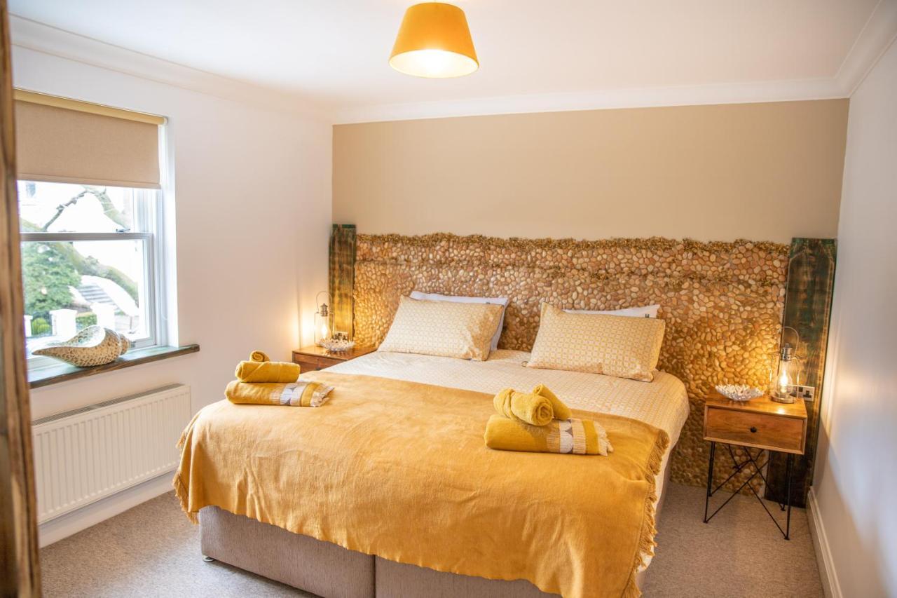 The Beach House Holiday Apartments Eastbourne Eksteriør billede