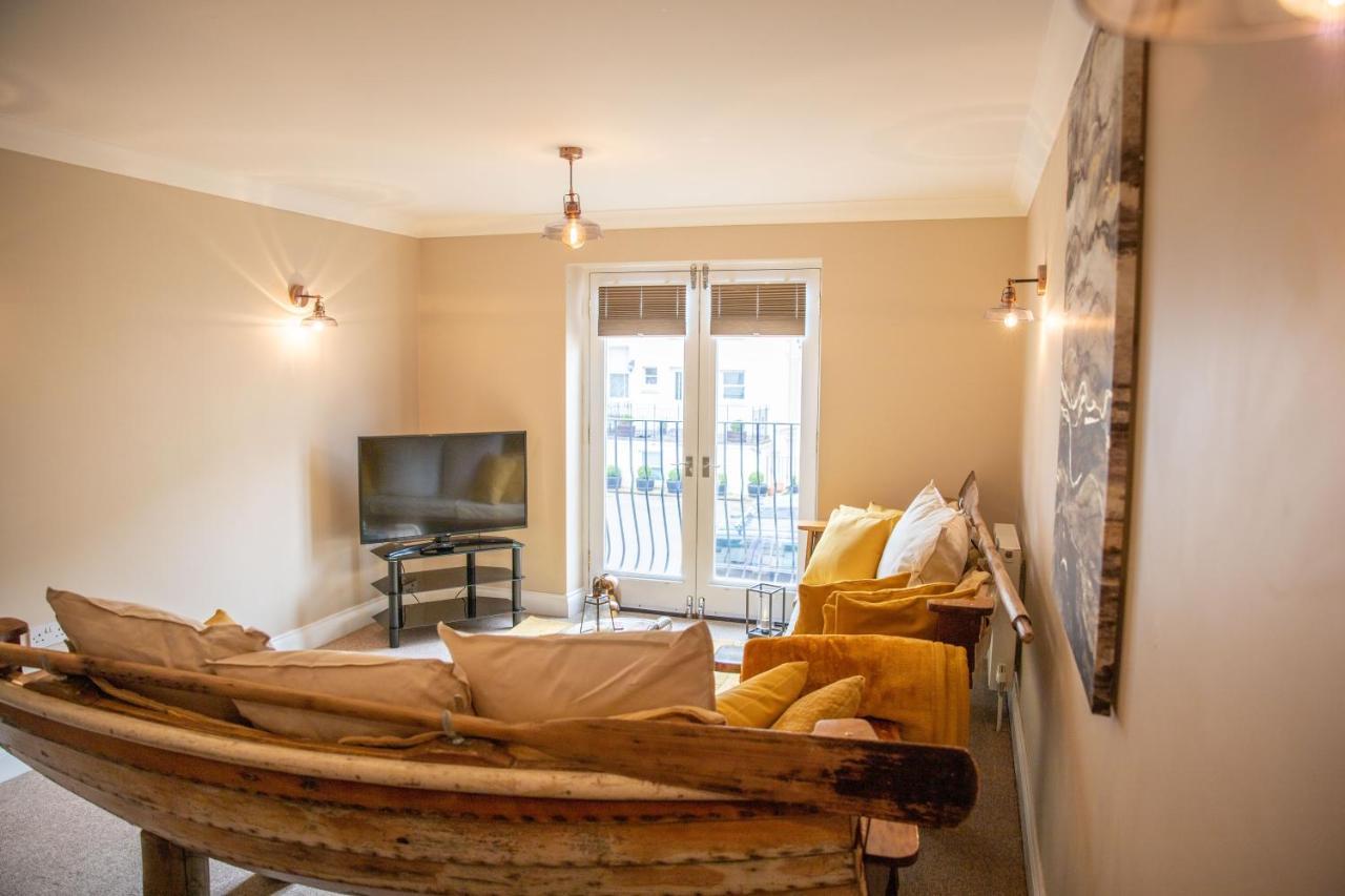 The Beach House Holiday Apartments Eastbourne Eksteriør billede