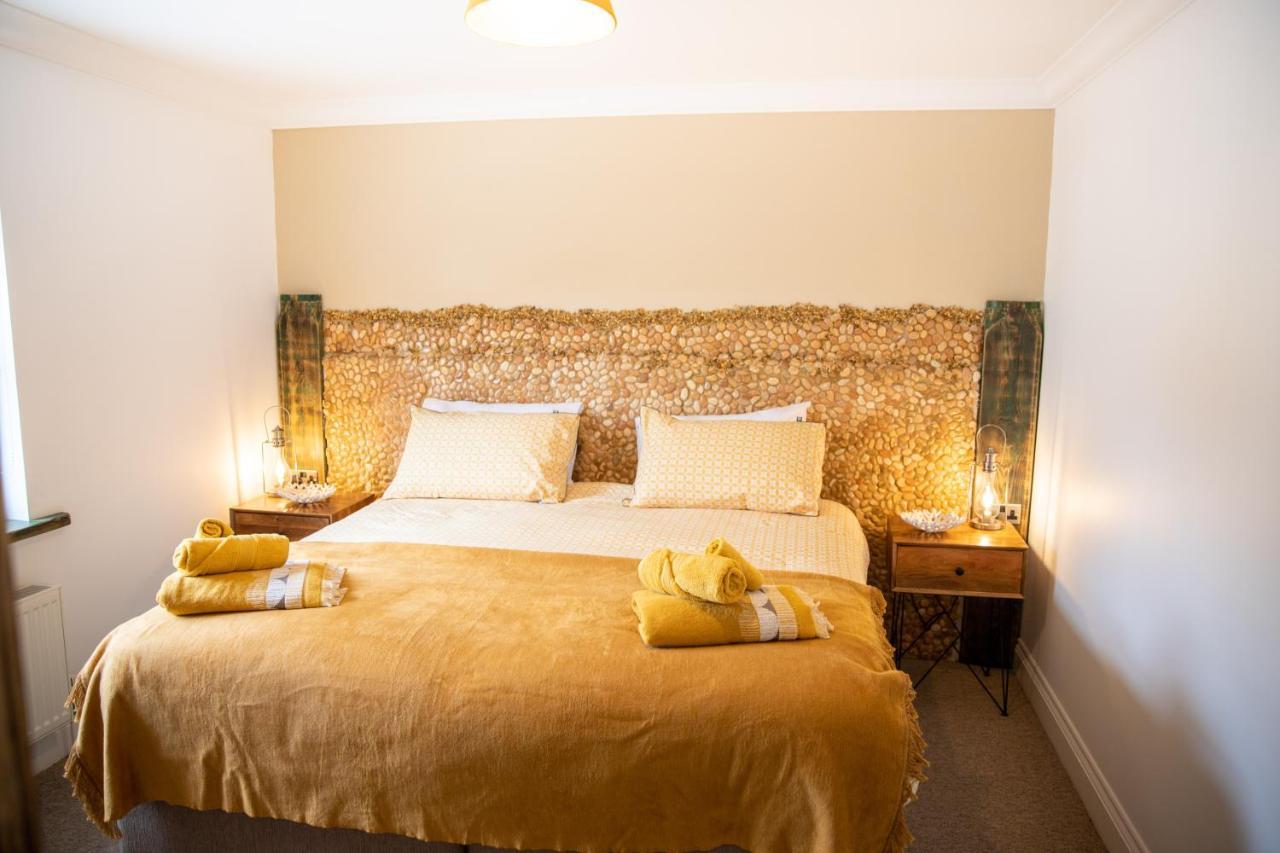 The Beach House Holiday Apartments Eastbourne Eksteriør billede
