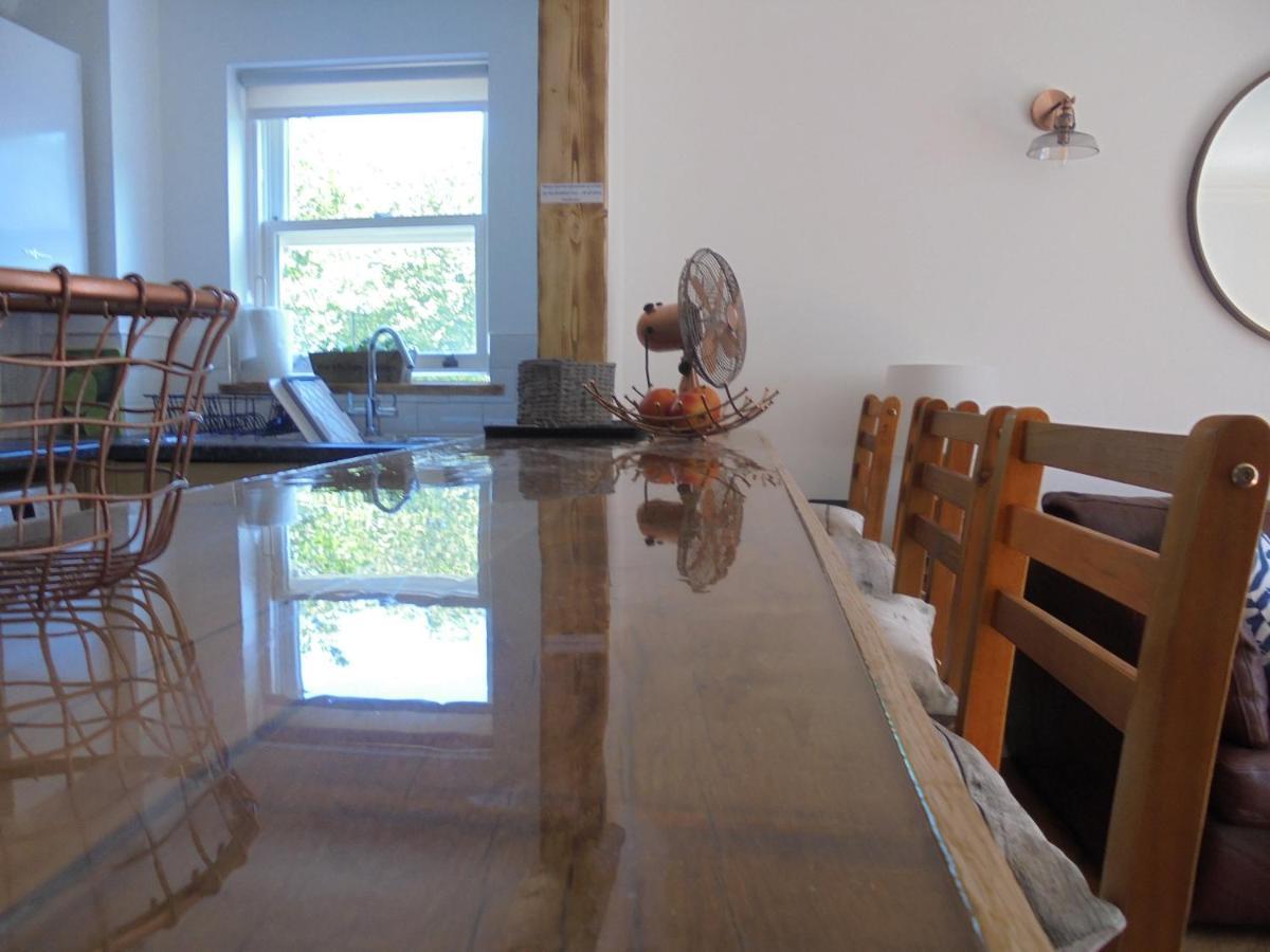 The Beach House Holiday Apartments Eastbourne Eksteriør billede