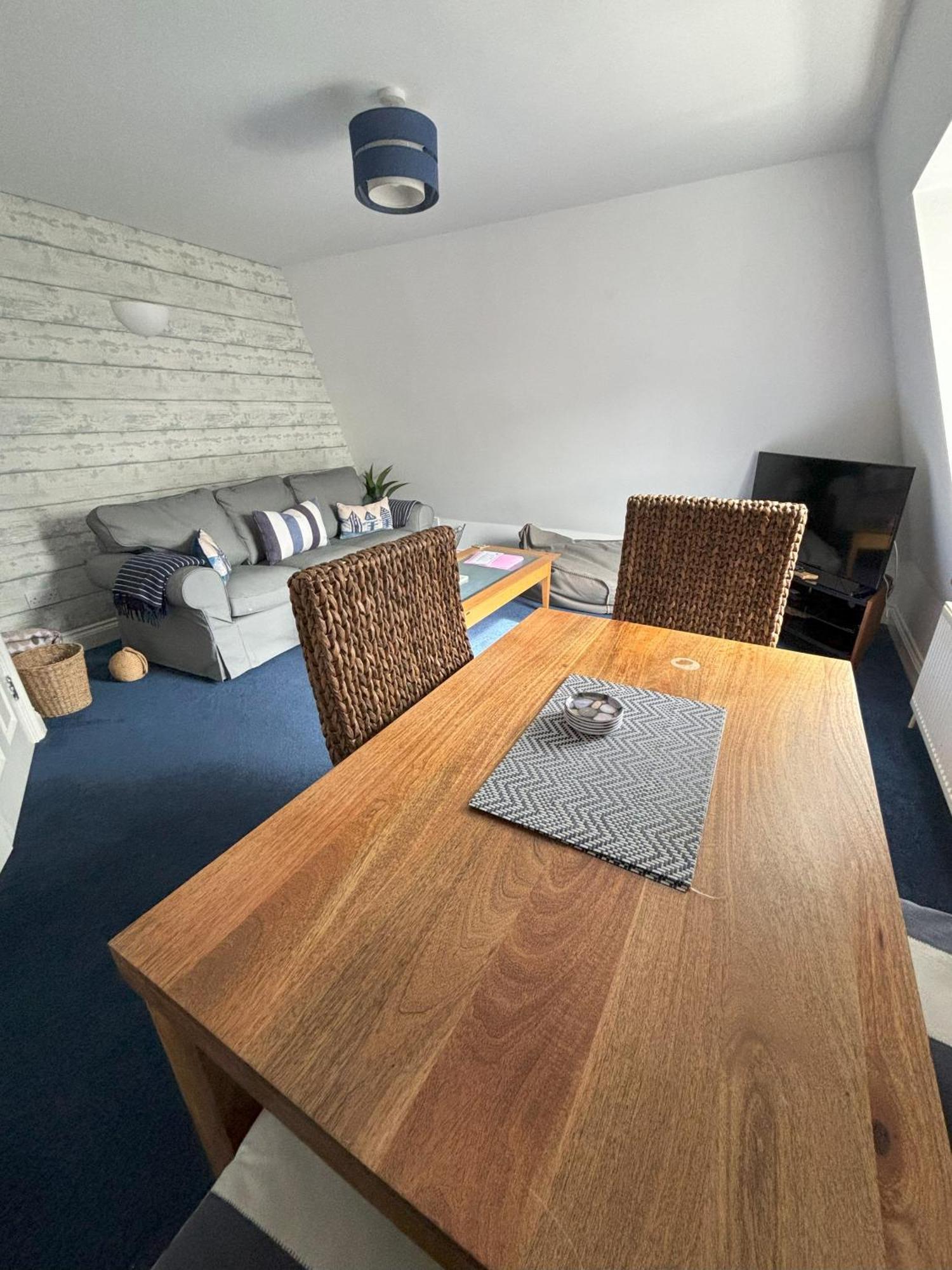 The Beach House Holiday Apartments Eastbourne Eksteriør billede