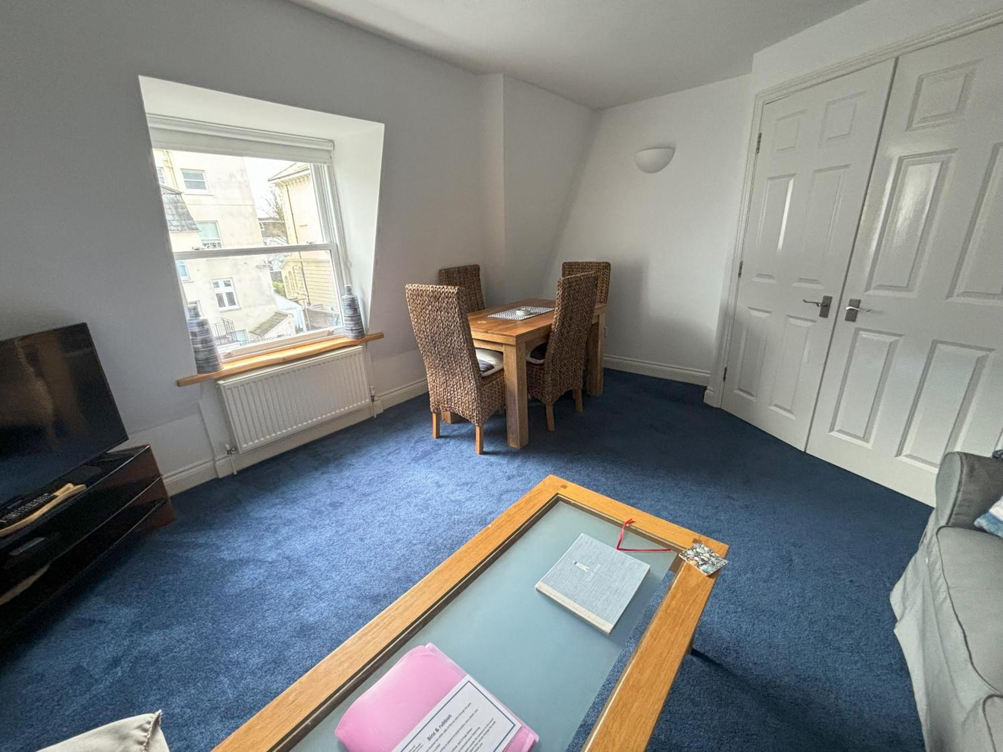 The Beach House Holiday Apartments Eastbourne Eksteriør billede