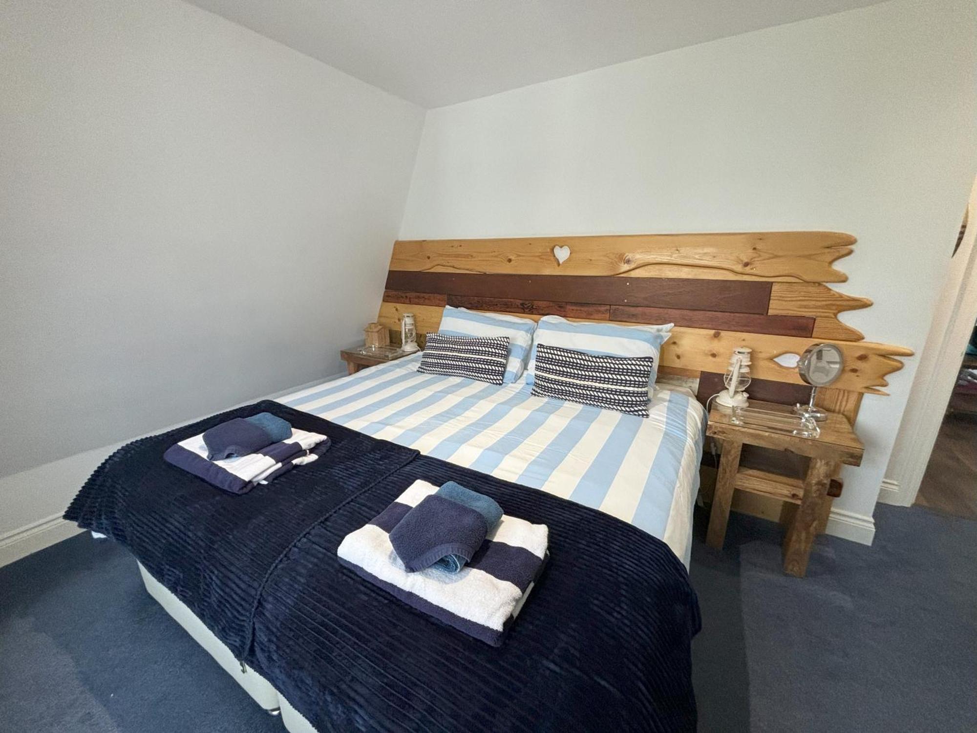 The Beach House Holiday Apartments Eastbourne Eksteriør billede