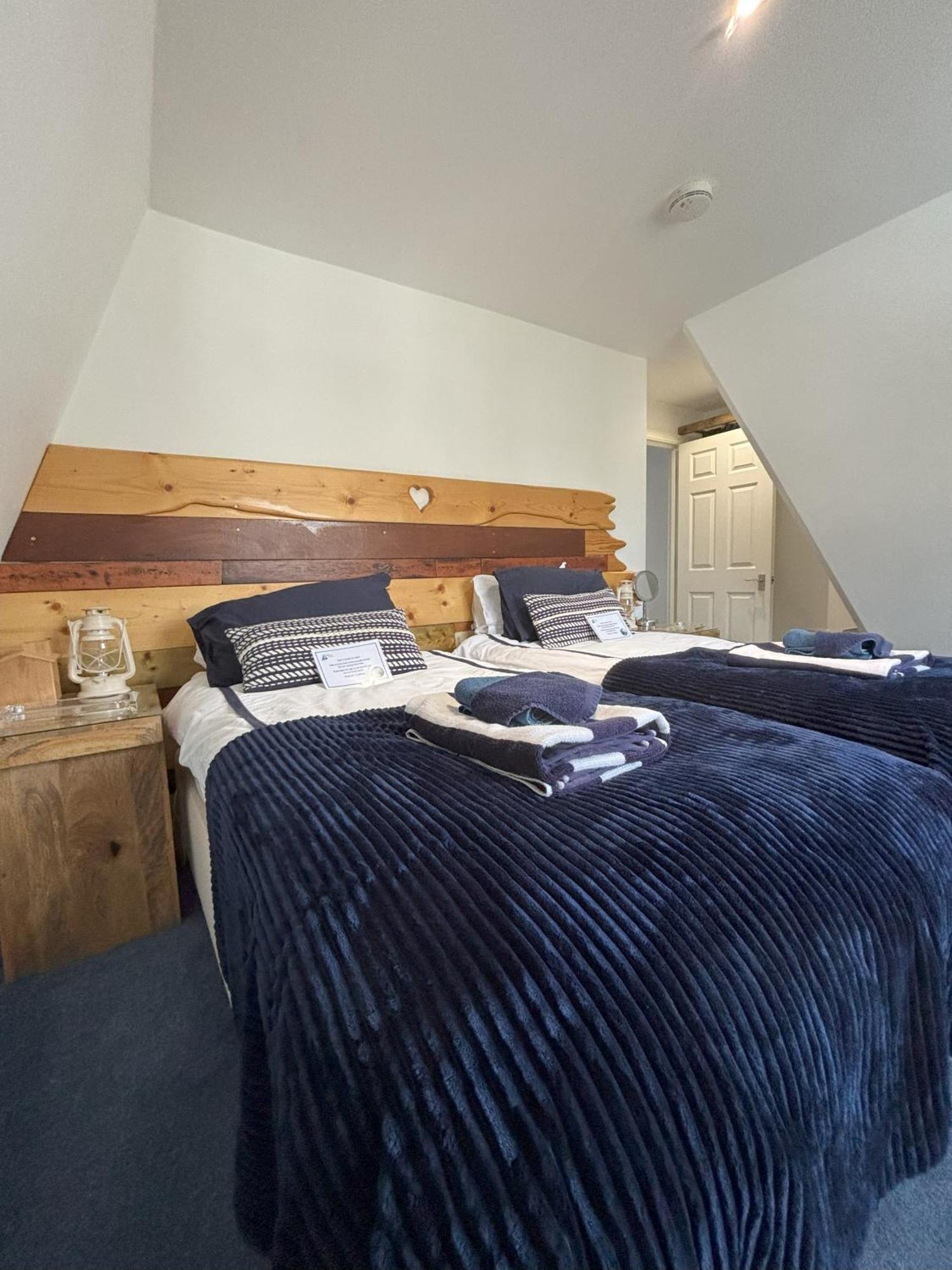 The Beach House Holiday Apartments Eastbourne Eksteriør billede