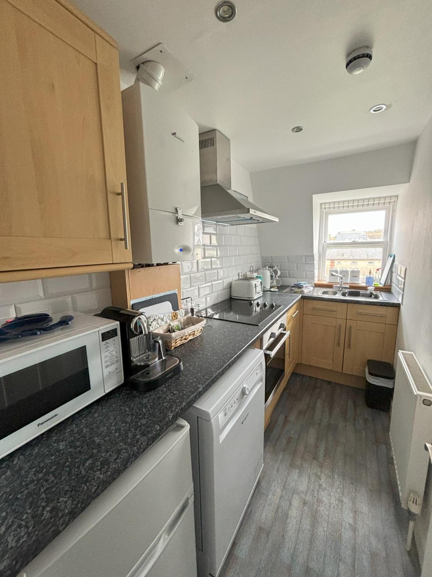 The Beach House Holiday Apartments Eastbourne Eksteriør billede