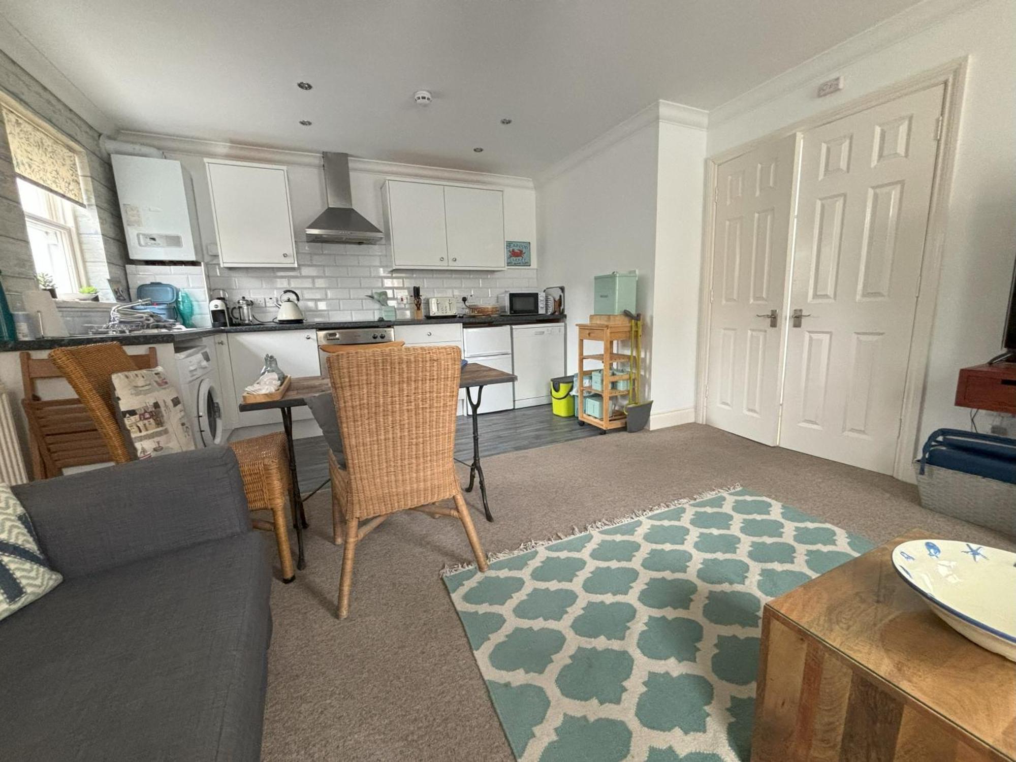 The Beach House Holiday Apartments Eastbourne Eksteriør billede
