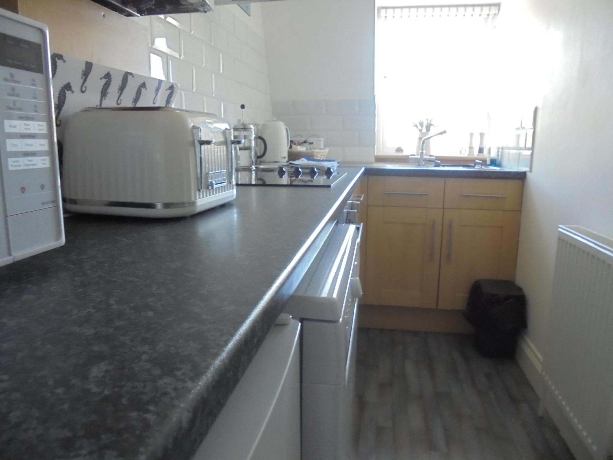 The Beach House Holiday Apartments Eastbourne Eksteriør billede