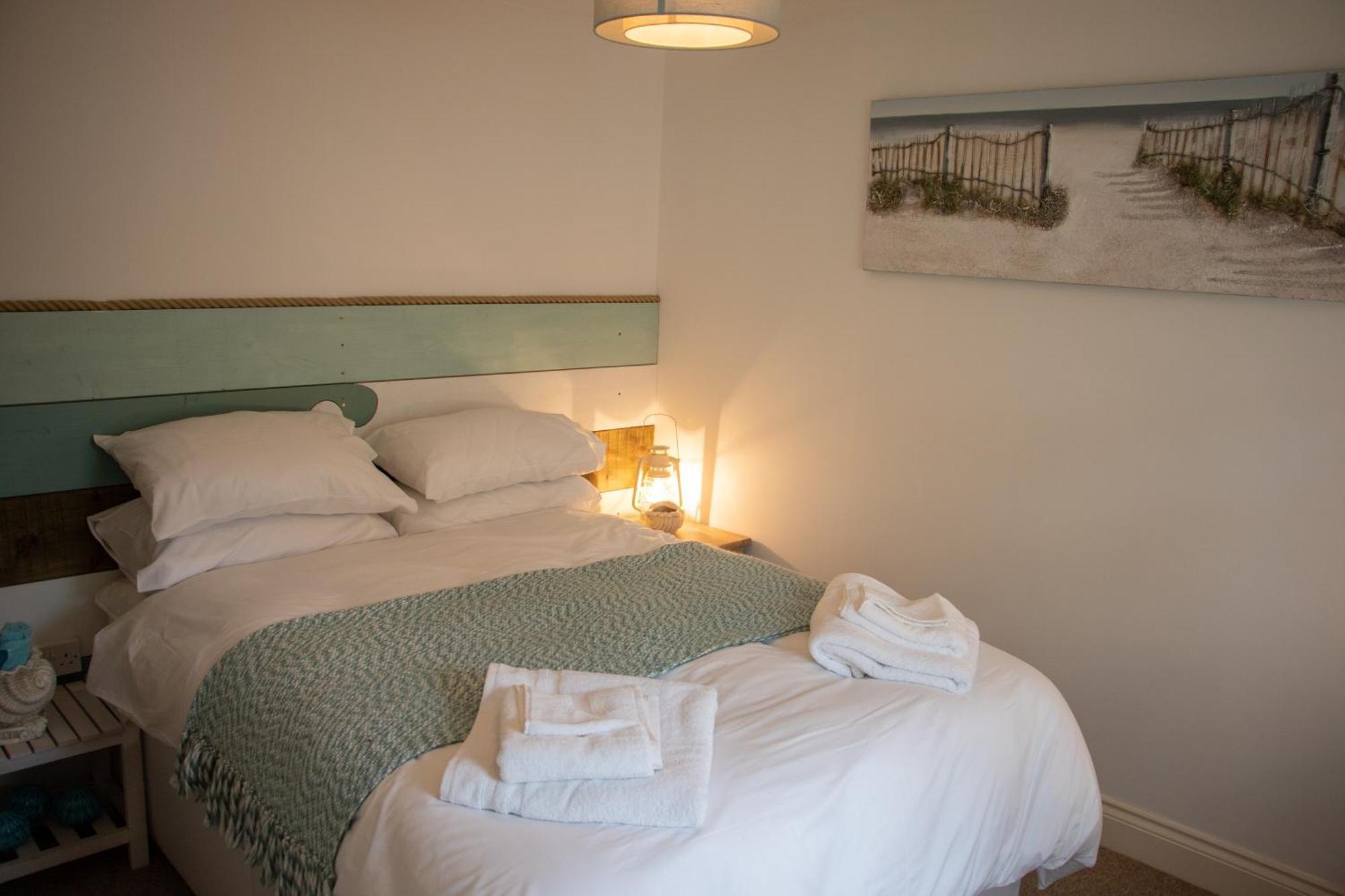 The Beach House Holiday Apartments Eastbourne Eksteriør billede