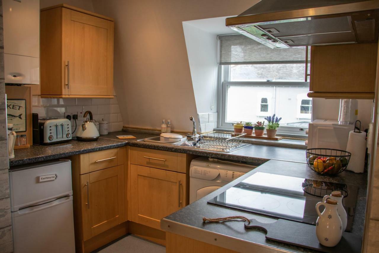 The Beach House Holiday Apartments Eastbourne Eksteriør billede