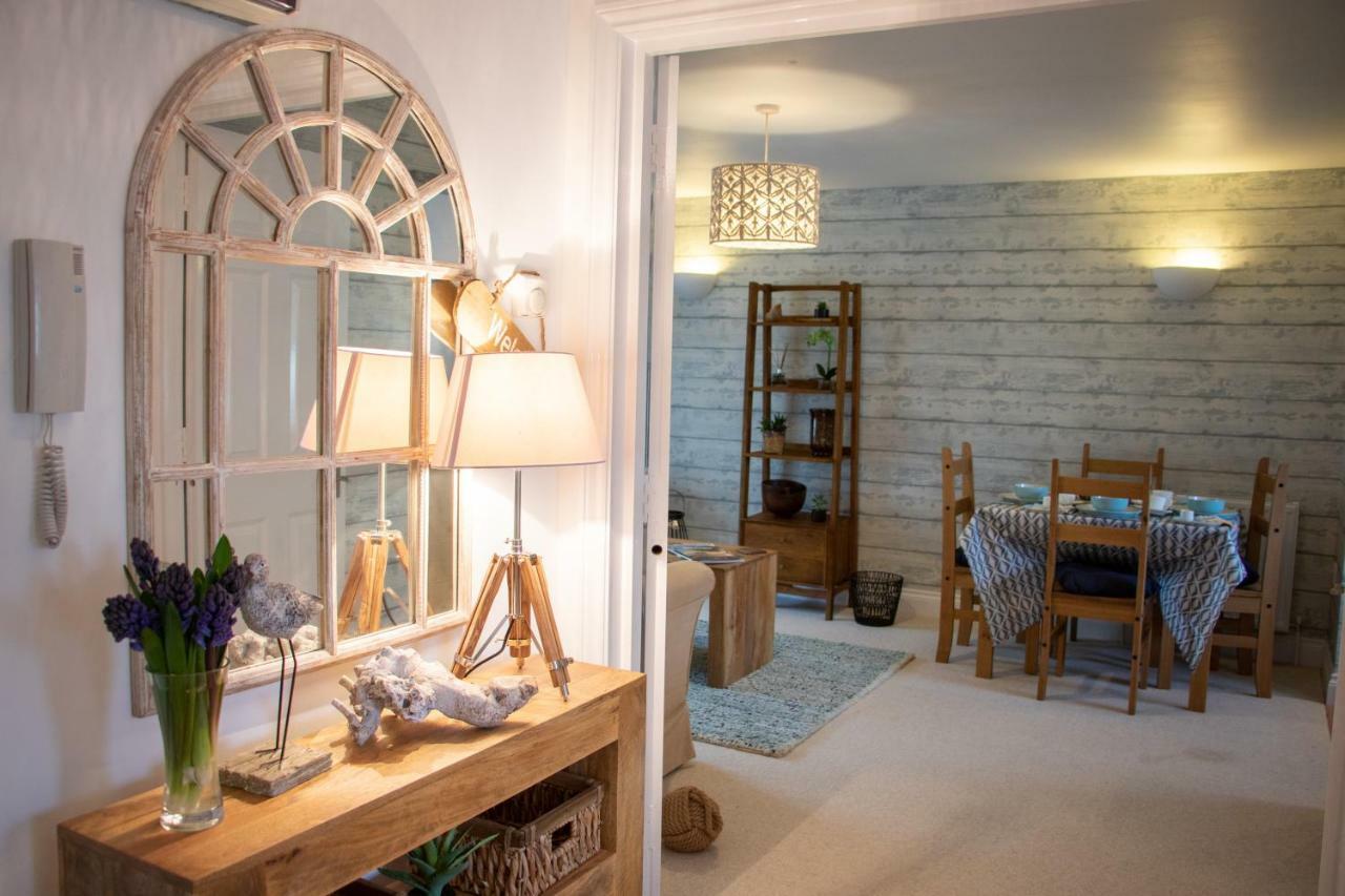 The Beach House Holiday Apartments Eastbourne Eksteriør billede