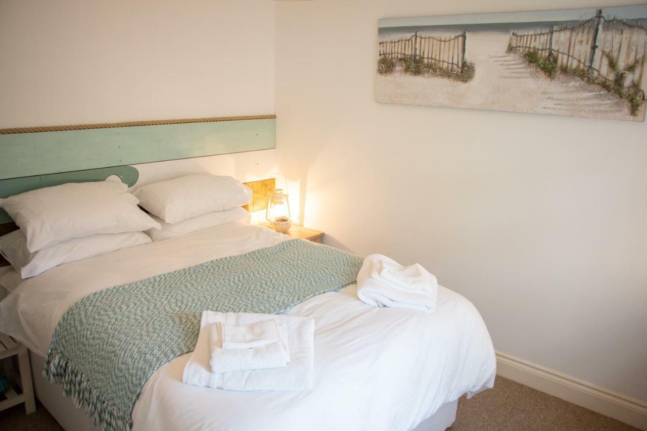 The Beach House Holiday Apartments Eastbourne Eksteriør billede