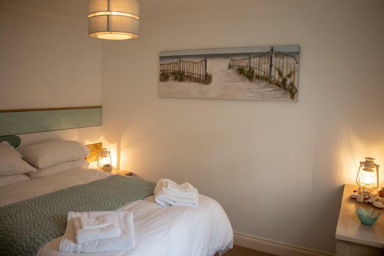 The Beach House Holiday Apartments Eastbourne Eksteriør billede